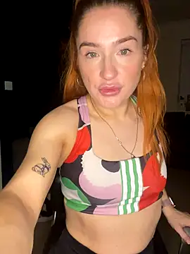 Snapshot of Cherry-L-28 chatting on 10-28-25, 11:47 Cherry-L-28 online show from 10-28-25, 11:47