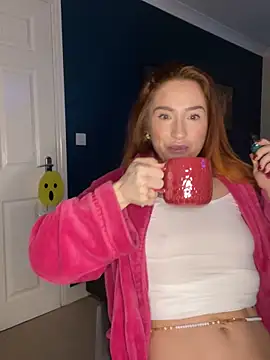 Snapshot of Cherry-L-28 chatting on 11-15-25, 08:11 Cherry-L-28 online show from 11-15-25, 08:11