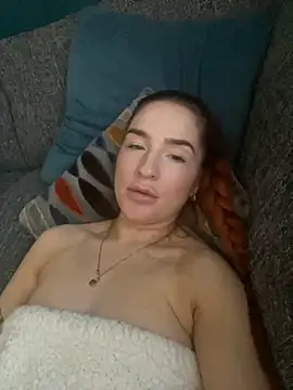 Snapshot of Cherry-L-28 chatting on 11-25-25, 02:39 Cherry-L-28 online show from 11-25-25, 02:39