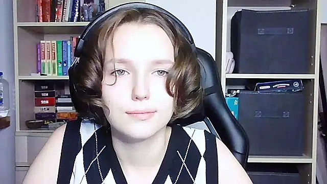 Snapshot of Diana-back chatting on 10-03-25, 04:26 Diana-back online show from 10-03-25, 04:26