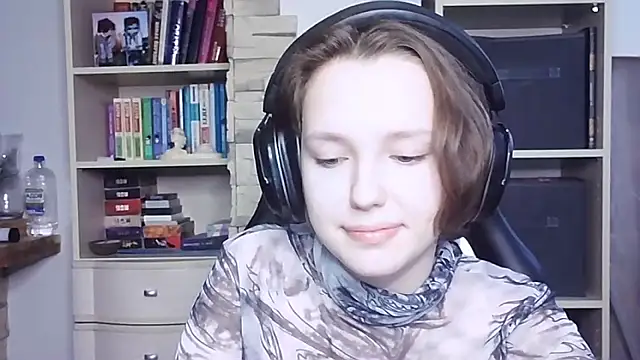 Snapshot of Diana-back chatting on 10-26-25, 06:19 Diana-back online show from 10-26-25, 06:19