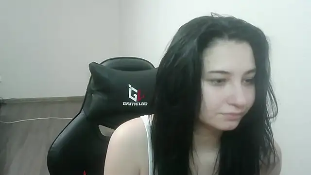 Snapshot of meow_woem chatting on 10-08-25, 05:43 meow woem online show from 10-08-25, 05:43