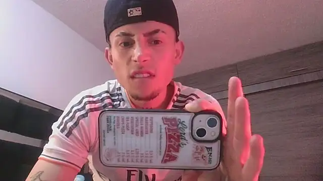 Snapshot of strongManLatino chatting on 10-05-25, 02:21 strongManLatino online show from 10-05-25, 02:21