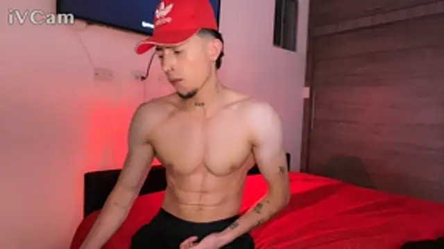 Snapshot of strongManLatino chatting on 01-10-26, 03:52 strongManLatino online show from 01-10-26, 03:52