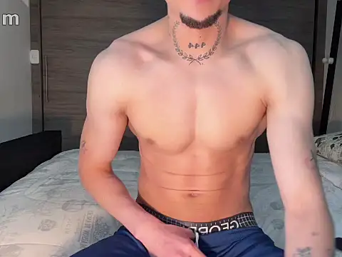 Snapshot of strongManLatino chatting on 07-15-26, 05:34 strongManLatino online show from 07-15-26, 05:34