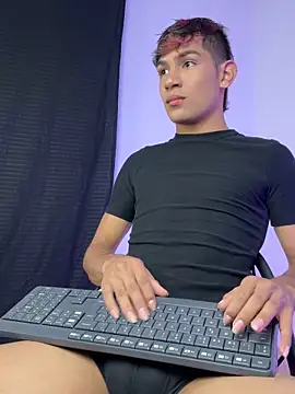 Snapshot of cherub_ chatting on 11-10-25, 12:09 cherub online show from 11-10-25, 12:09