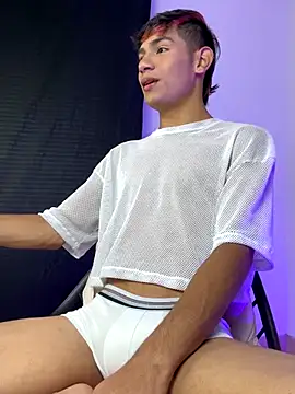 Snapshot of cherub_ chatting on 11-12-25, 01:17 cherub online show from 11-12-25, 01:17