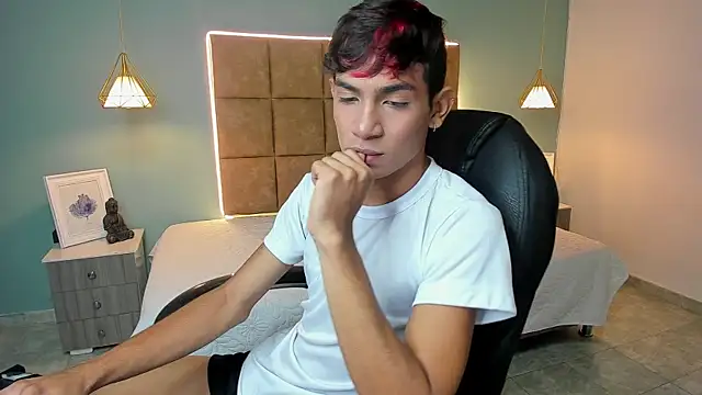 Snapshot of cherub_ chatting on 11-25-25, 11:54 cherub online show from 11-25-25, 11:54