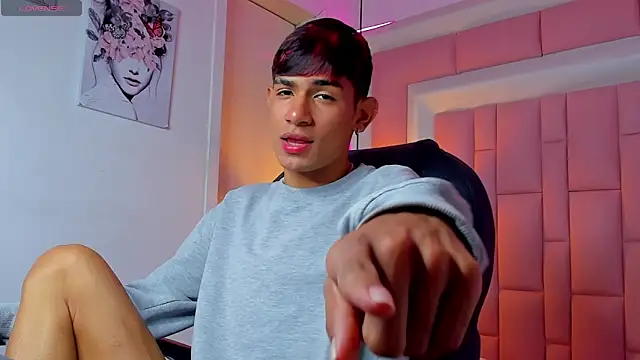 Snapshot of cherub_ chatting on 12-19-25, 04:14 cherub online show from 12-19-25, 04:14