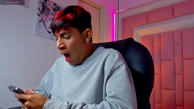 Snapshot of cherub_ chatting on 12-20-25, 05:25 cherub online show from 12-20-25, 05:25