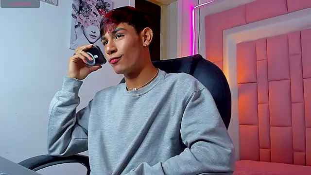 Snapshot of cherub_ chatting on 12-21-25, 03:57 cherub online show from 12-21-25, 03:57