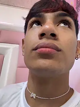 Snapshot of cherub_ chatting on 01-06-26, 03:43 cherub online show from 01-06-26, 03:43