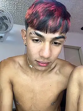 Snapshot of cherub_ chatting on 01-09-26, 08:43 cherub online show from 01-09-26, 08:43