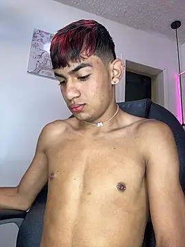 Snapshot of cherub_ chatting on 01-10-26, 09:55 cherub online show from 01-10-26, 09:55