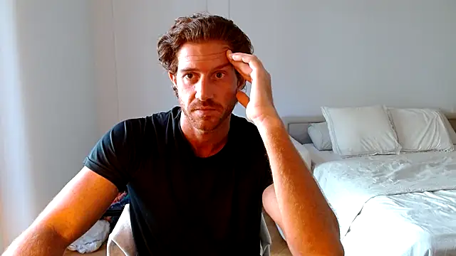 Snapshot of Italoalpha chatting on 10-24-25, 09:28 Italoalpha online show from 10-24-25, 09:28