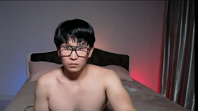 Snapshot of KaiChicken chatting on 10-24-25, 07:43 KaiChicken online show from 10-24-25, 07:43