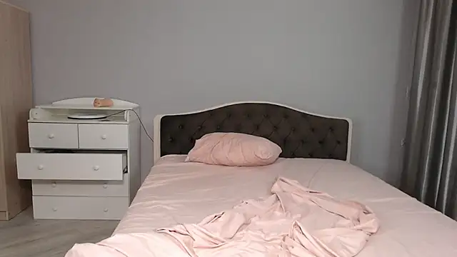 Snapshot of KaiChicken chatting on 11-29-25, 08:34 KaiChicken online show from 11-29-25, 08:34