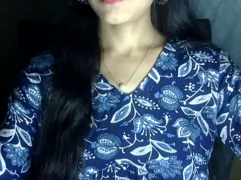 Snapshot of Shazi_1 chatting on 07-14-26, 04:45 Shazi 1 online show from 07-14-26, 04:45