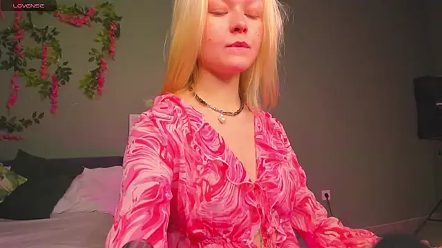 Snapshot of Callista_a chatting on 11-19-25, 11:21 Callista a online show from 11-19-25, 11:21