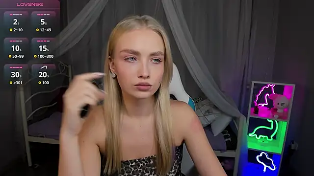 TessaGrays online show from 11-18-25, 12:20