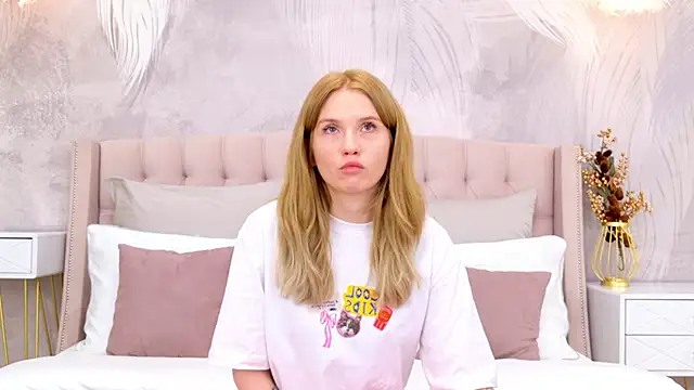 Snapshot of MelissaLiss chatting on 10-15-25, 03:01 MelissaLiss online show from 10-15-25, 03:01