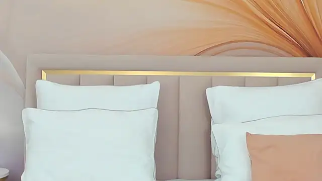 Snapshot of MelissaLiss chatting on 11-15-25, 02:46 MelissaLiss online show from 11-15-25, 02:46