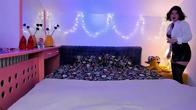 Me-Dea online show from 03-28-26, 07:19