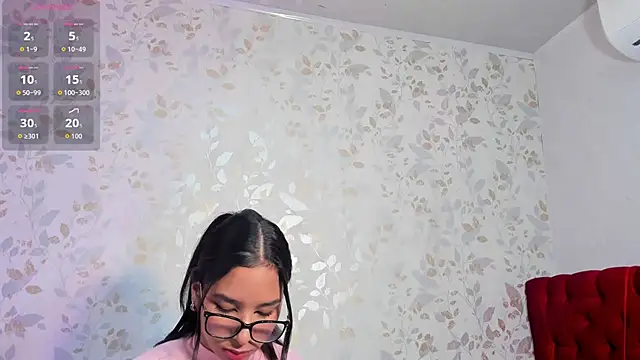 Luciaoregon online show from 11-07-25, 01:22