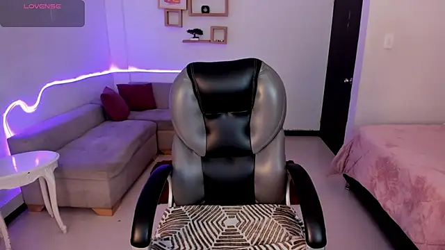 Snapshot of Scarlett__Cooper__ chatting on 11-19-25, 12:27 Scarlett Cooper online show from 11-19-25, 12:27