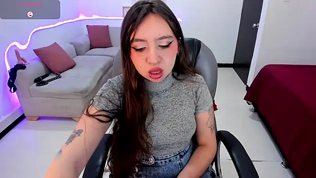 Snapshot of Scarlett__Cooper__ chatting on 11-28-25, 01:14 Scarlett Cooper online show from 11-28-25, 01:14