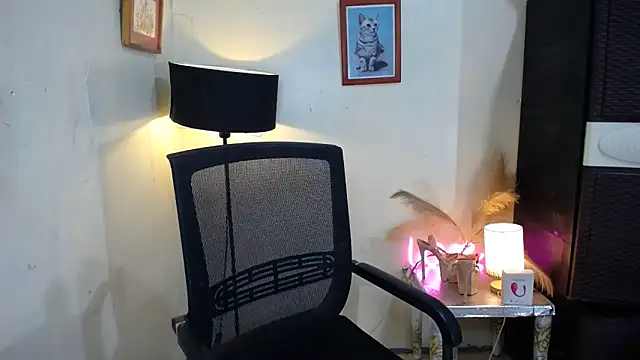 Kylaanne online show from 10-20-25, 09:10