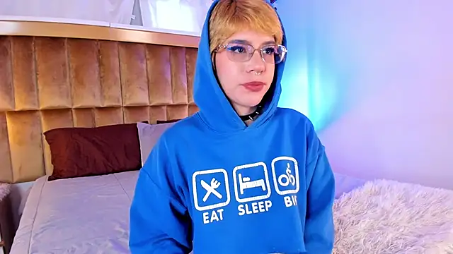 SamyShark online show from 10-10-25, 12:59