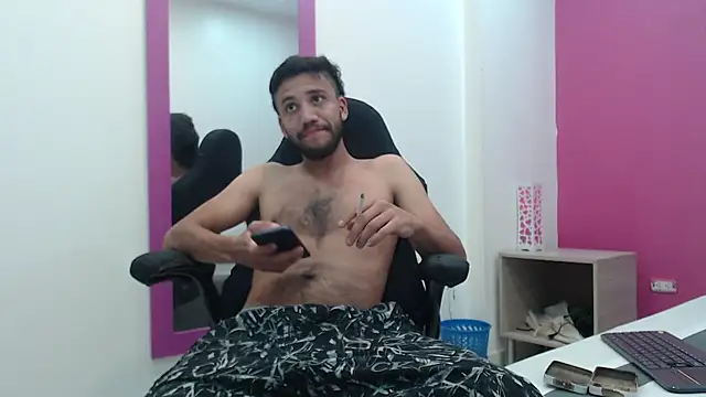 Juan FelipeX01 online show from 10-15-25, 03:34