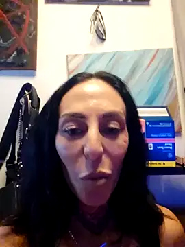 Snapshot of inkdhollow1 chatting on 10-01-25, 01:11 inkdhollow1 online show from 10-01-25, 01:11