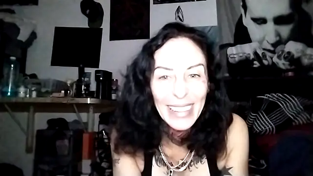 Snapshot of inkdhollow1 chatting on 10-08-25, 09:07 inkdhollow1 online show from 10-08-25, 09:07