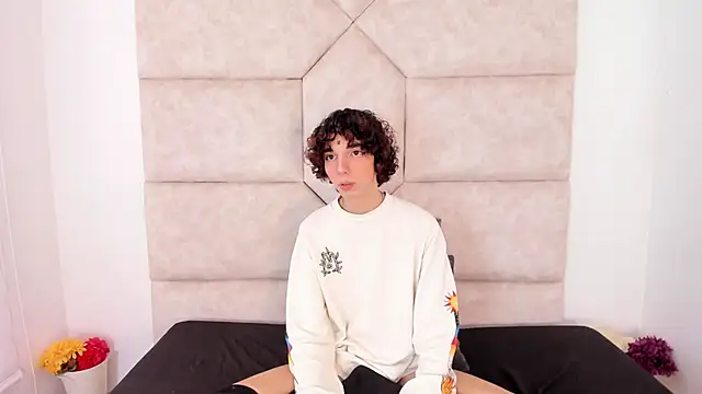 Scaarlett 22  online show from 10-10-25, 07:13