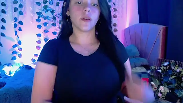 Chloe-laurent03 online show from 03-02-26, 11:33