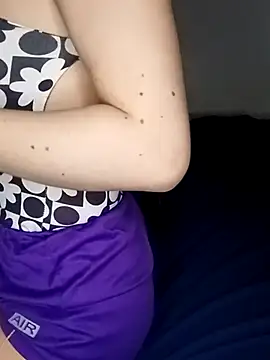 Snapshot of Queen_hot888 chatting on 10-24-25, 03:58 Queen hot888 online show from 10-24-25, 03:58