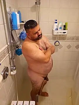 Snapshot of Roddog18 chatting on 10-10-25, 05:28 Roddog18 online show from 10-10-25, 05:28