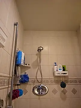 Snapshot of Roddog18 chatting on 10-22-25, 05:08 Roddog18 online show from 10-22-25, 05:08