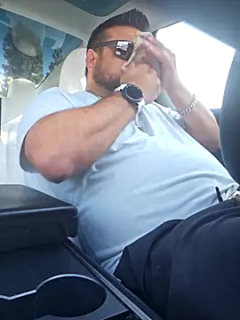 Snapshot of Roddog18 chatting on 11-06-25, 08:43 Roddog18 online show from 11-06-25, 08:43