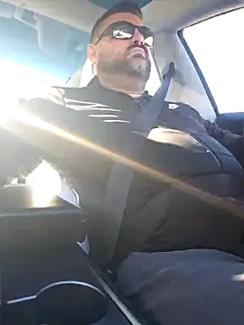 Snapshot of Roddog18 chatting on 11-25-25, 04:18 Roddog18 online show from 11-25-25, 04:18