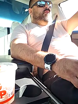 Snapshot of Roddog18 chatting on 11-28-25, 08:11 Roddog18 online show from 11-28-25, 08:11