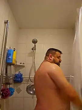 Snapshot of Roddog18 chatting on 12-22-25, 06:43 Roddog18 online show from 12-22-25, 06:43