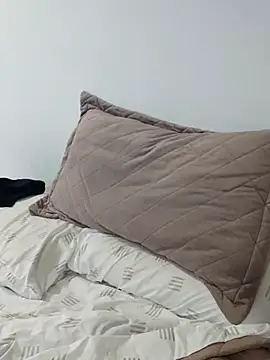 Zoe riivas online show from 04-08-26, 11:21