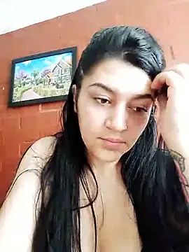 Snapshot of alejitasweet chatting on 10-08-25, 02:47 alejitasweet online show from 10-08-25, 02:47