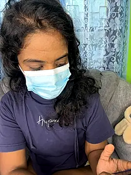 Snapshot of SukiyamaAsia chatting on 10-20-25, 08:04 SukiyamaAsia online show from 10-20-25, 08:04