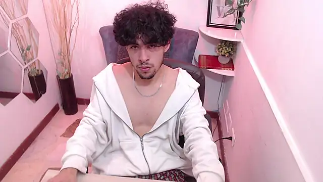 Snapshot of Liil_boy chatting on 11-26-25, 03:40 Liil boy online show from 11-26-25, 03:40