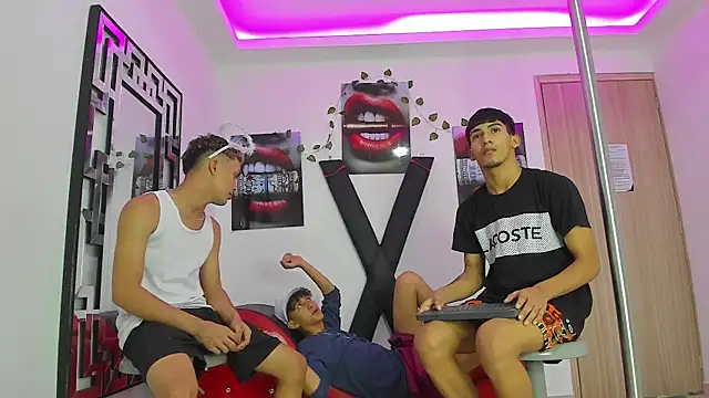 VERY HOT GUYS online show from 10-02-25, 02:07