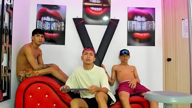 VERY HOT GUYS online show from 11-03-25, 01:45